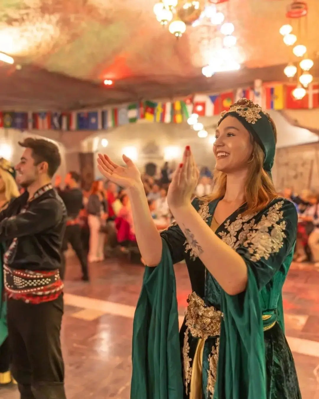 Avanos bölgesinde düzenlenen Kapadokya Türk gecesi etkinliği