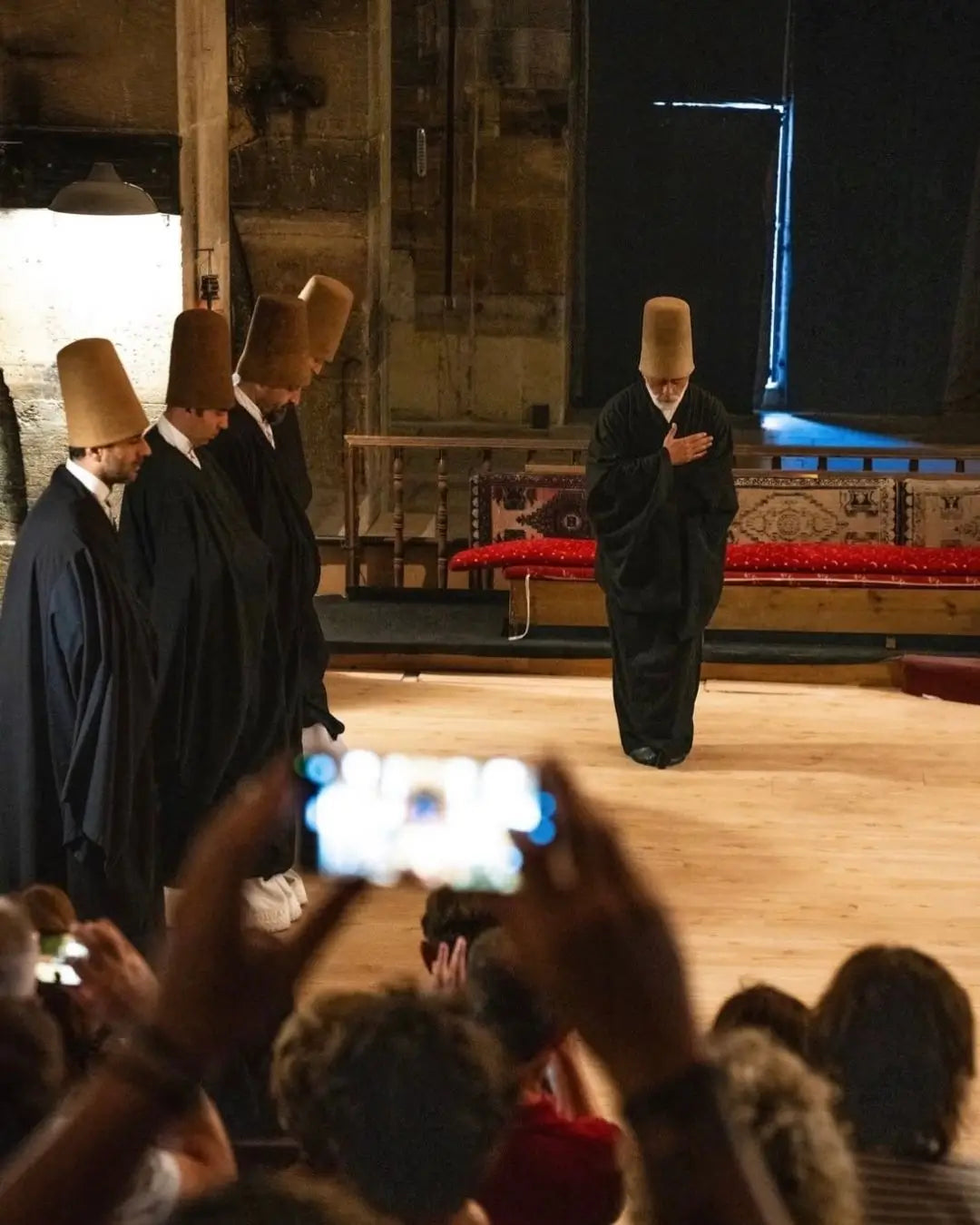 Kapadokya Saruhan Kervansarayı etkinliklerinden semazen gösterisi