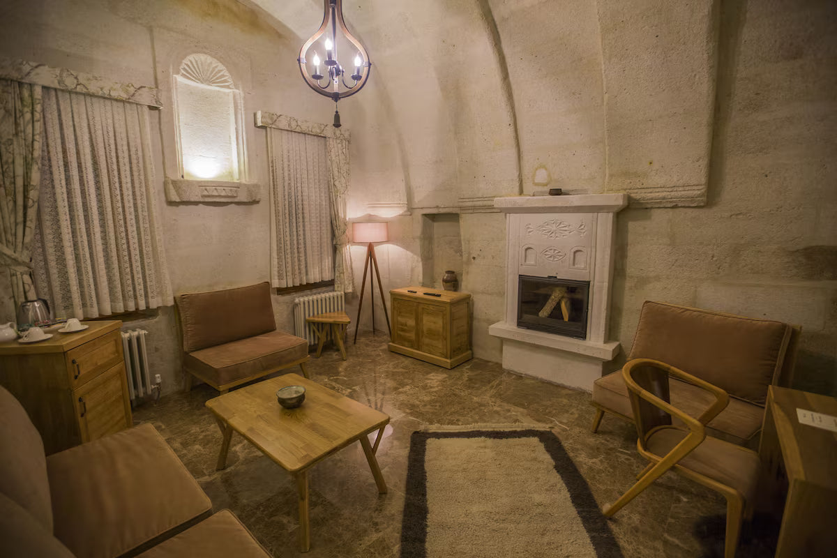 Kapadokya’da romantik şömineli otel odası