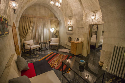 Kapadokya şömineli romantik balayı odası Agarta Cave