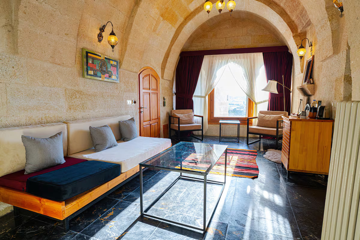 Kapadokya şömineli romantik balayı odası 