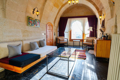 Kapadokya şömineli romantik balayı odası 