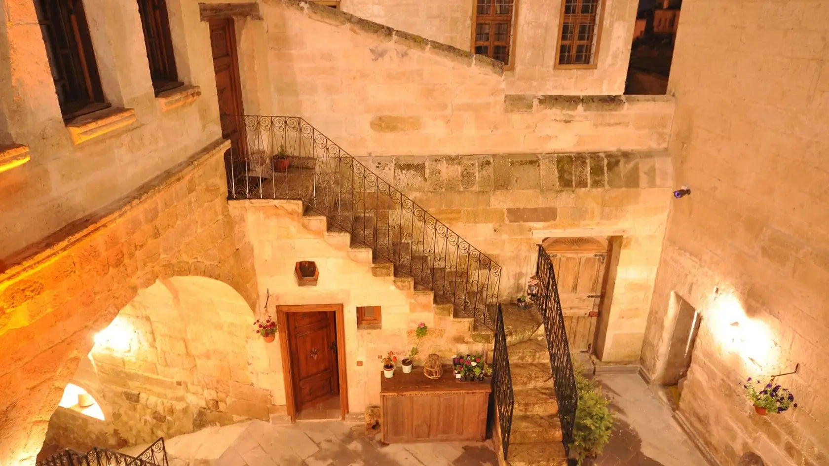 Kapadokyalist Keşif balayı paketindeki romantik otel