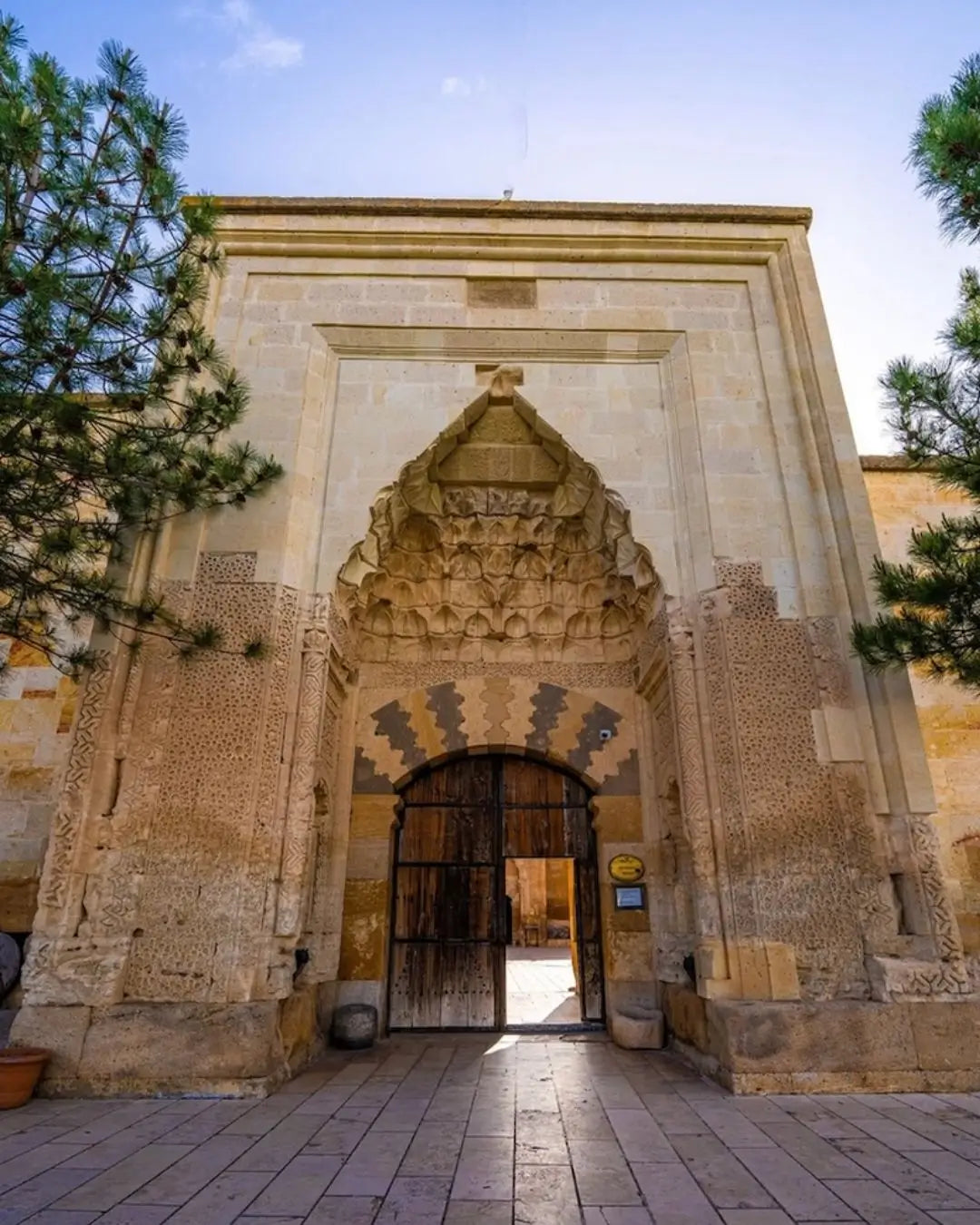 Saruhan Kervansarayı Kültür ve Kongre Merkezi’nde Kapadokya sema gösterisi